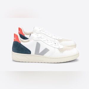 VEJA
V-10 Leather Sneakers